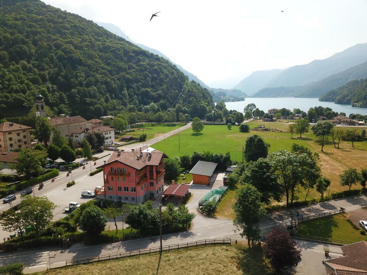 Alpieve Albergo Pieve Pieve Di Ledro Eksteriør bilde